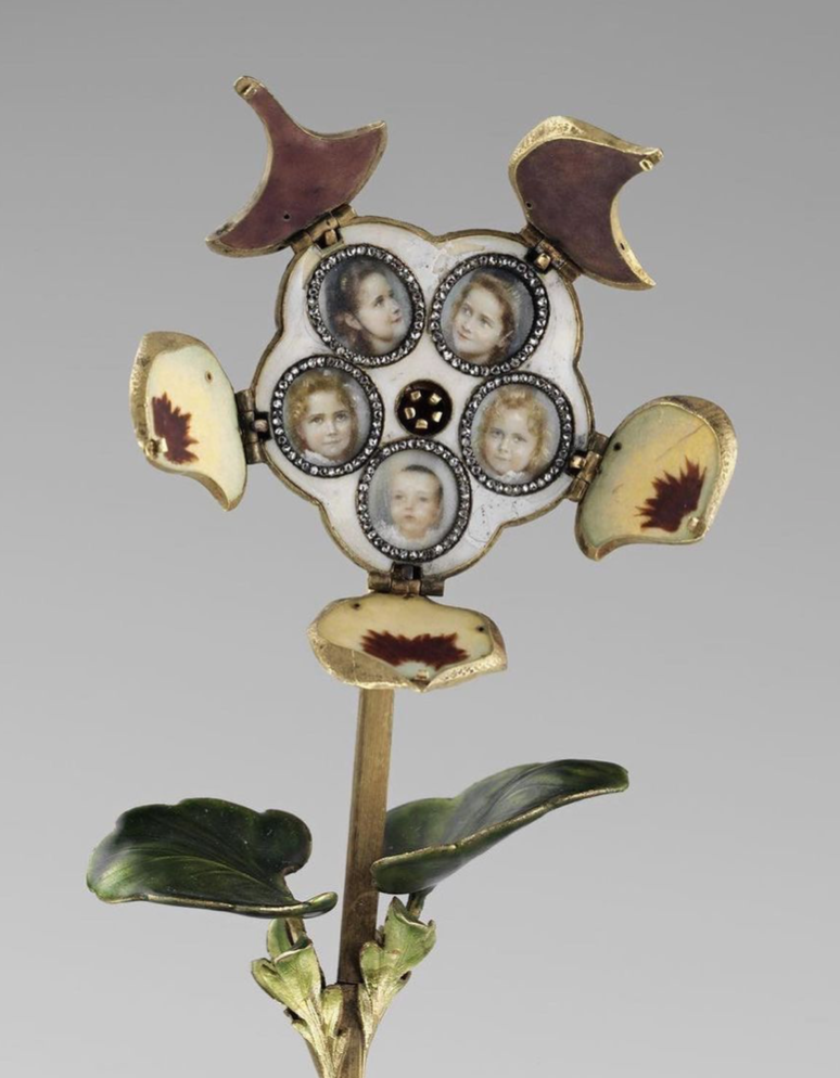 A Little Bird - An Insider's Guide to London