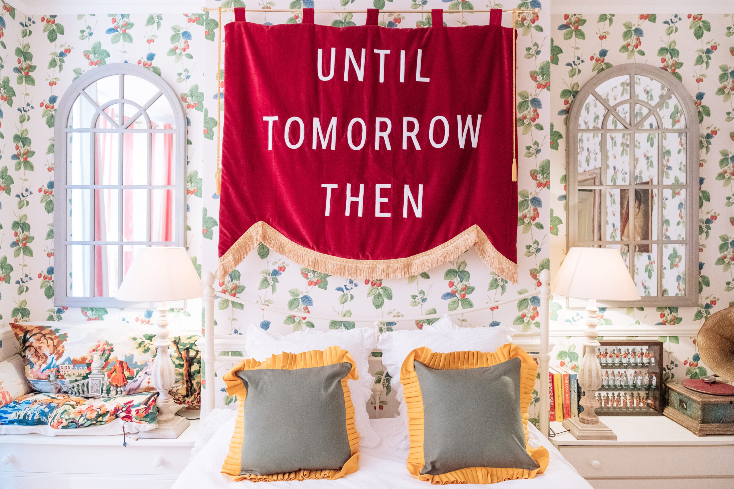 A Little Bird - An Insider's Guide to London