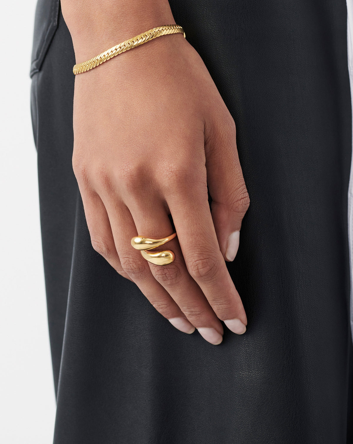 A Little Bird - Savi Ring