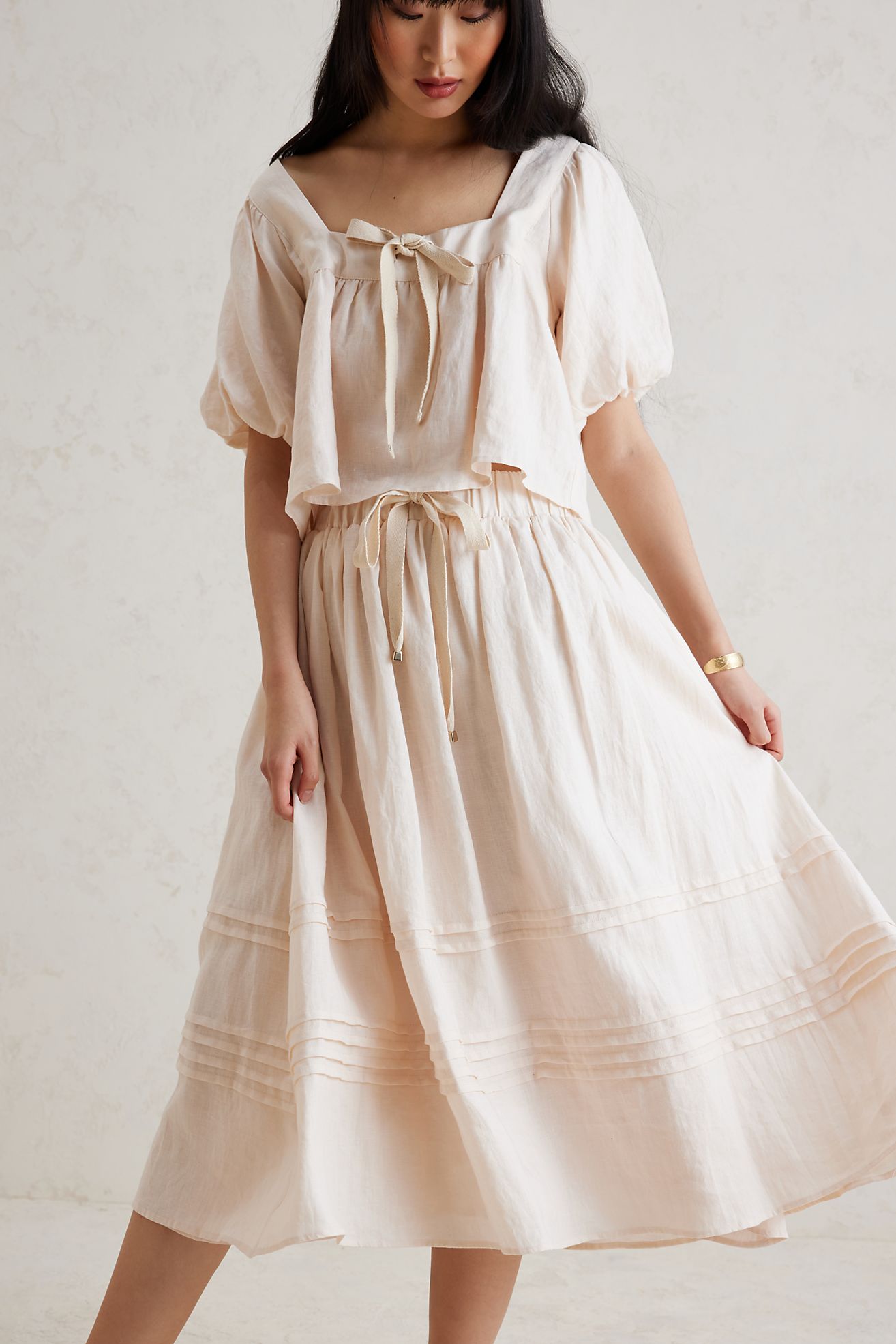 A Little Bird find the best linen items for spring & summer