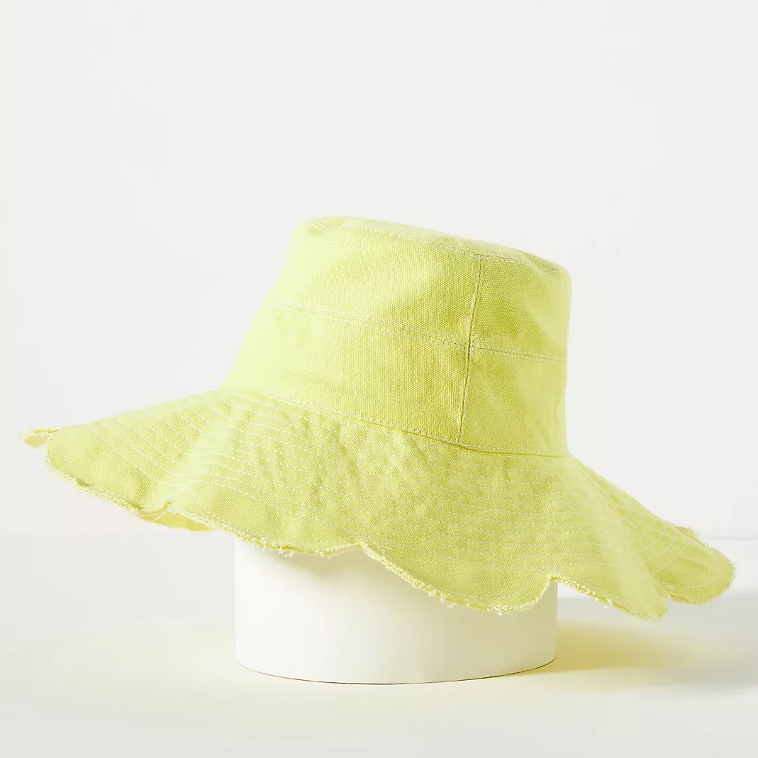 A Little bird - Flower bucket hat