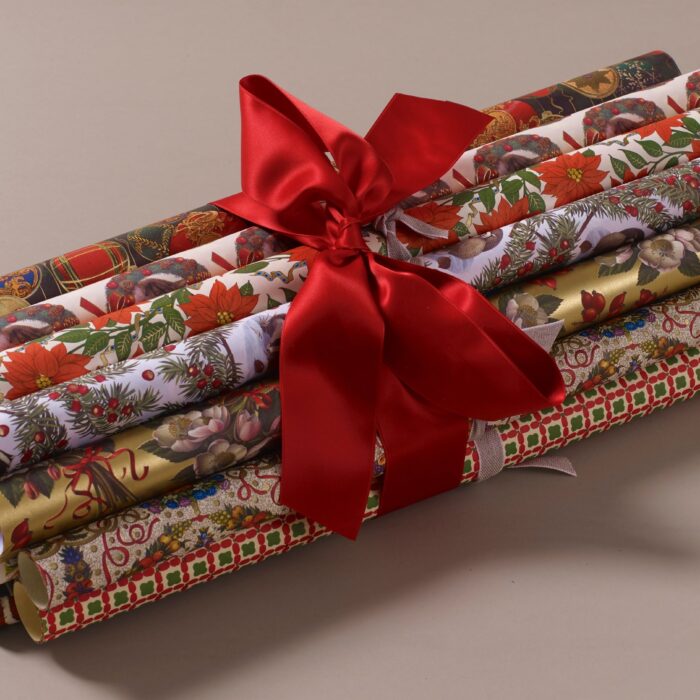 A Little Bird Choosing Keeping