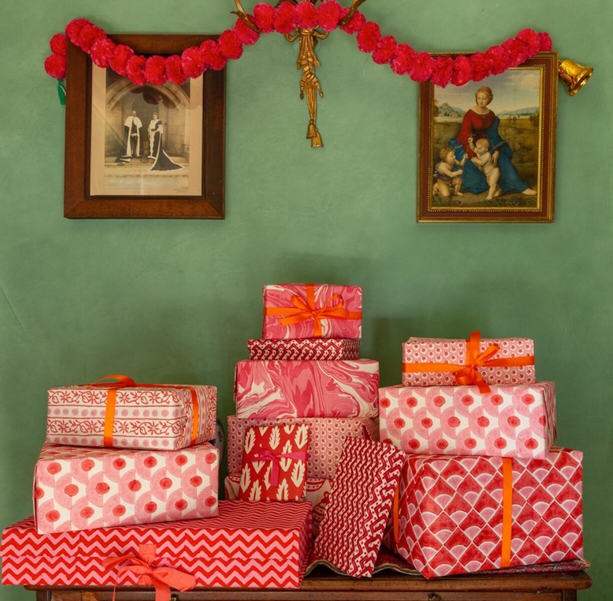 A Little Bird - presents